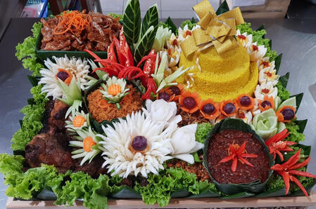 Nasi Tumpeng