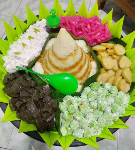 Tumpeng Jajanan Pasar