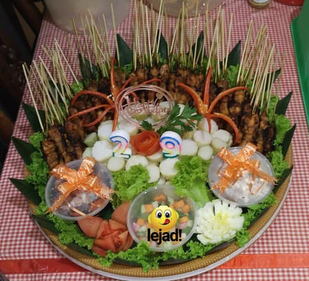 Tumpeng Sate Ayam