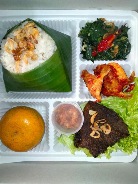 Paket Nasi Kotak Empal